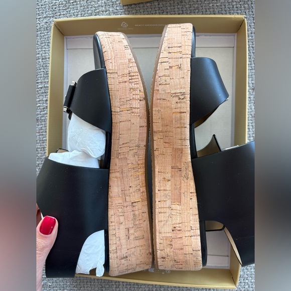 Michael Kors Colby Flatform Sandals Black Leather Size 8.5 – Brand New in Box - Picture 10 of 14